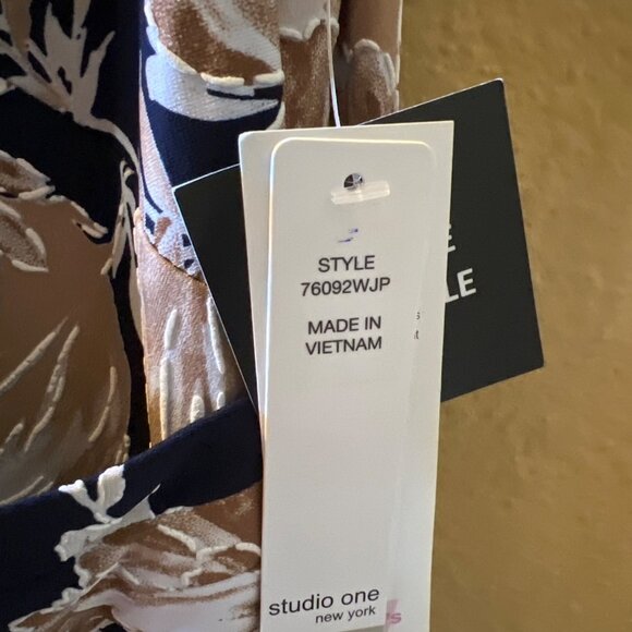 Womens Navy Blue Floral Maxi Dress  1X - Picture 6 of 10